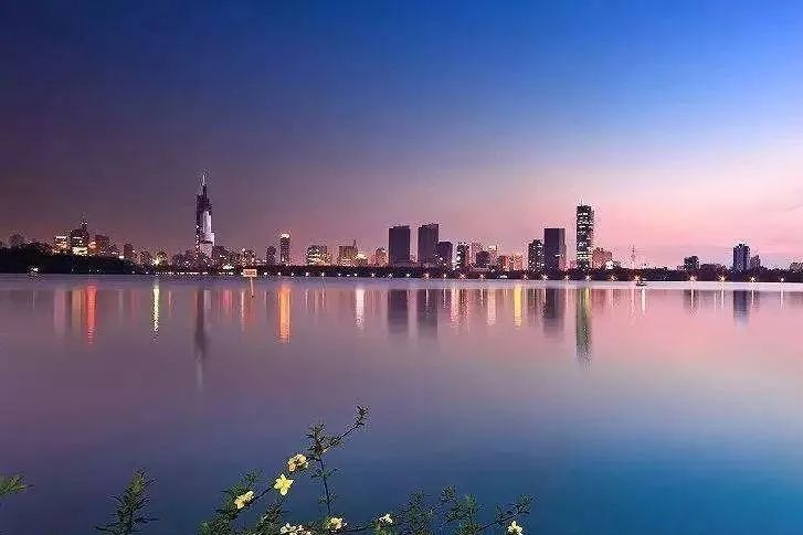“千億閩系房企”業(yè)績大幅下滑30%，高價拿地“地王后遺癥”顯現(xiàn)